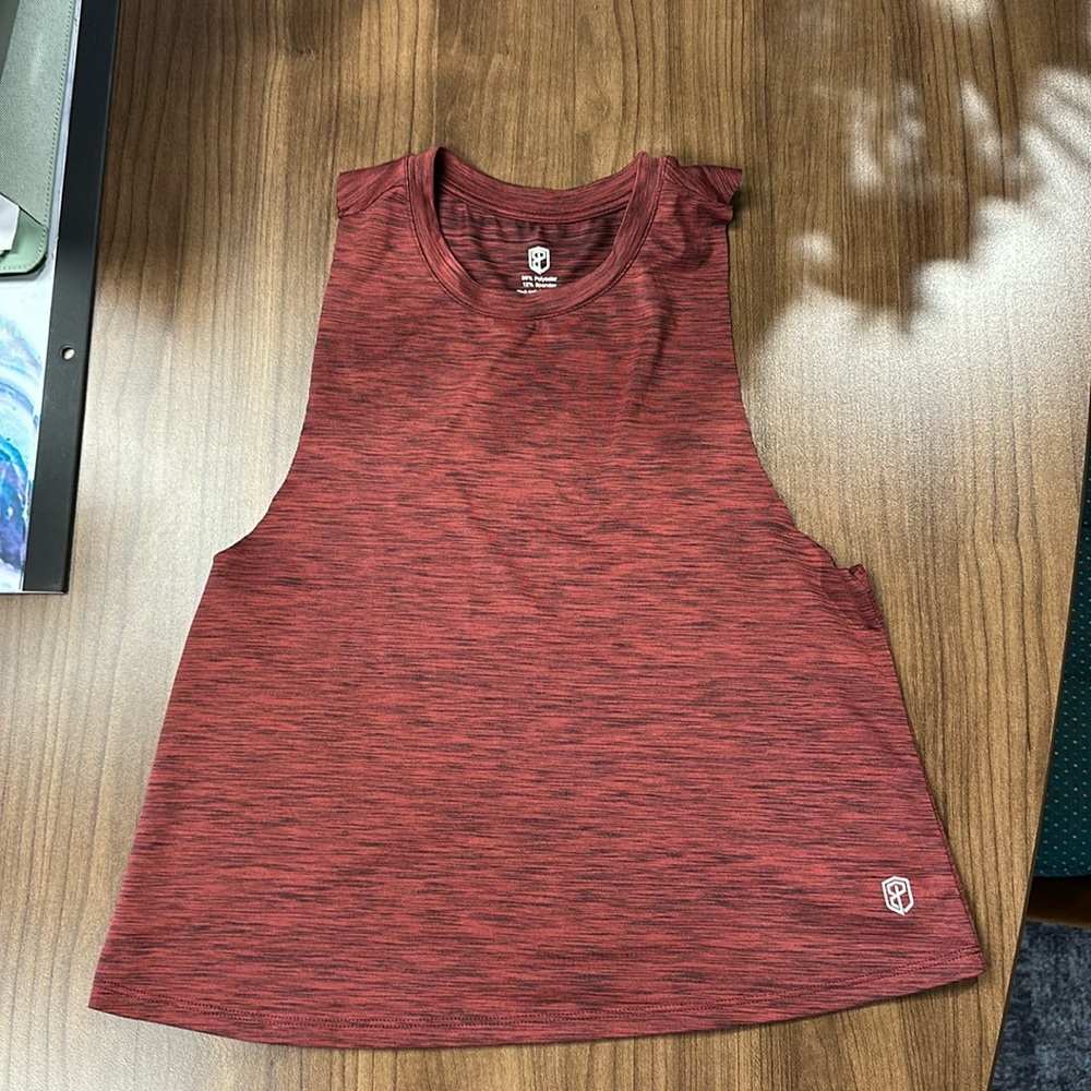 Size small crop tank Born Primitive